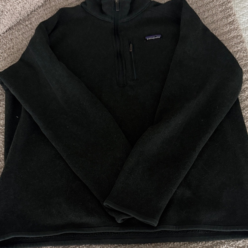 Patagonia Men's charcoal grey Quarter Zip-Up Sweater